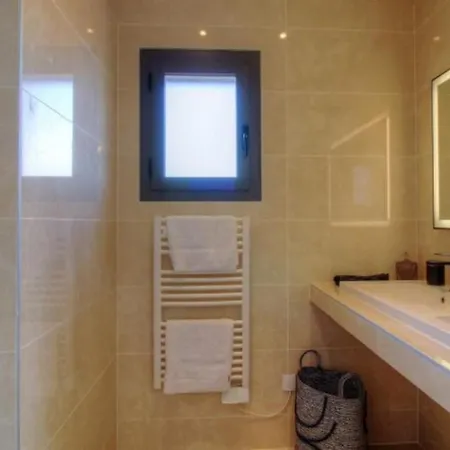 Stella Avec Piscine Entre Et Riviere