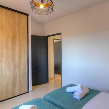 Stella Avec Piscine Entre Et Riviere Villa