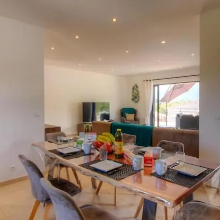 Stella Avec Piscine Entre Et Riviere