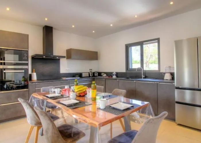 Stella Avec Piscine Entre Et Riviere Villa Vardiola