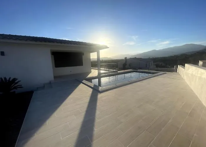 Stella Avec Piscine Entre Et Rivière Villa Vardiola