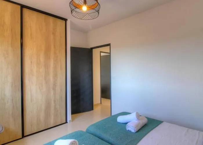 Stella Avec Piscine Entre Et Riviere Villa