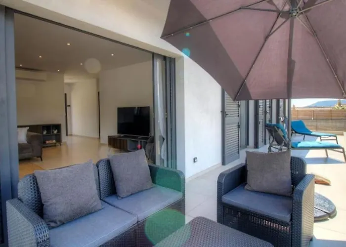 Stella Avec Piscine Entre Et Riviere Vardiola