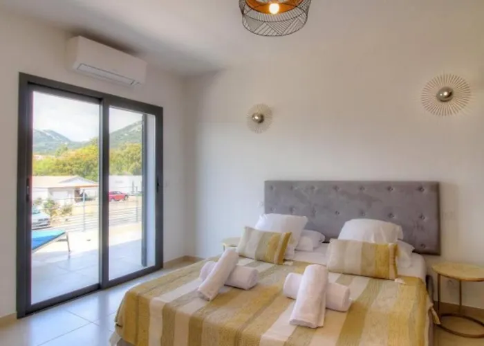 Stella Avec Piscine Entre Et Riviere * Vardiola