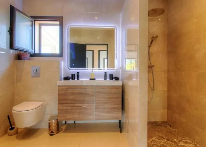 Stella Avec Piscine Entre Et Riviere